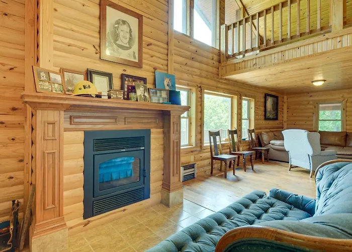 Cabin Near Grand Lake' W/ Private Deck!
