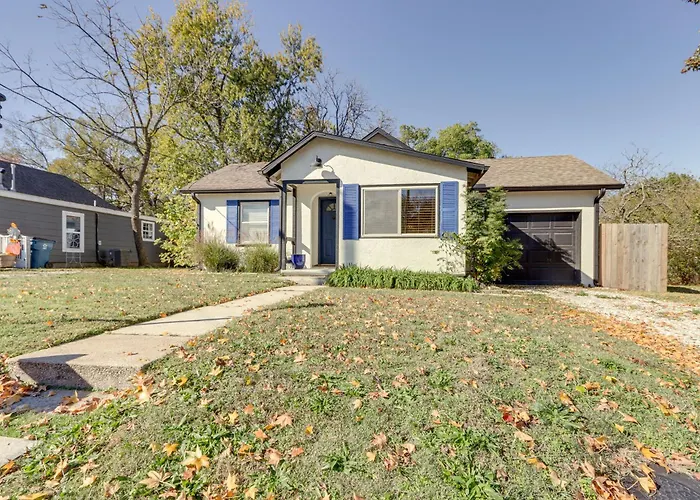 Chic Joplin Cottage W/ Patio < 3 Mi To Town!